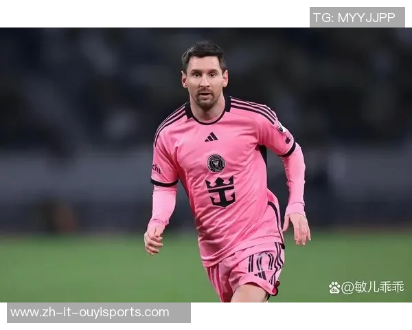 《探索足球巨星的传奇人生与辉煌时刻:从绿茵场到全球舞台的心路历程》 《探索足球巨星的传奇人生与辉煌时刻:从绿茵场到全球舞台的心路历程》